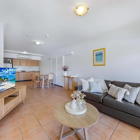 Shingley Poolside Retreat Apartment Airlie Beach Exterior photo