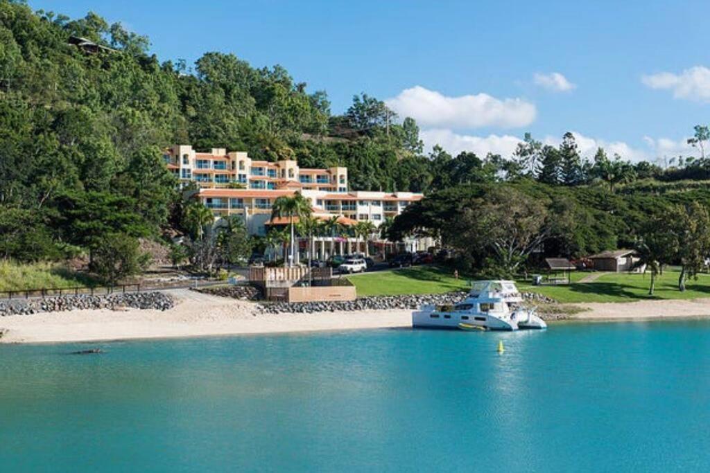 Shingley Poolside Retreat Airlie Beach