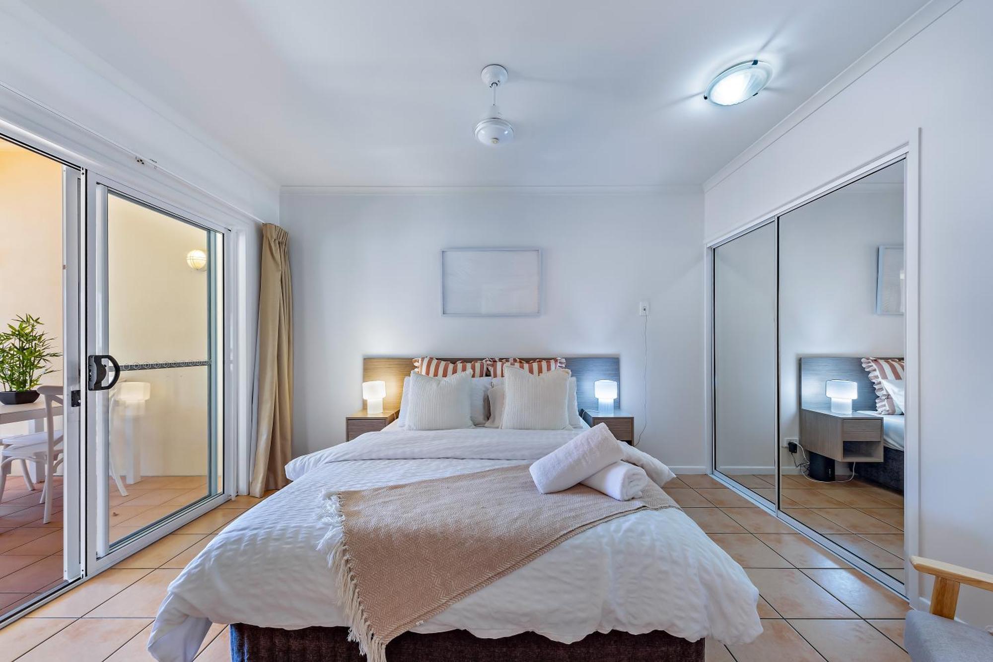 Apartment Shingley Poolside Retreat Airlie Beach